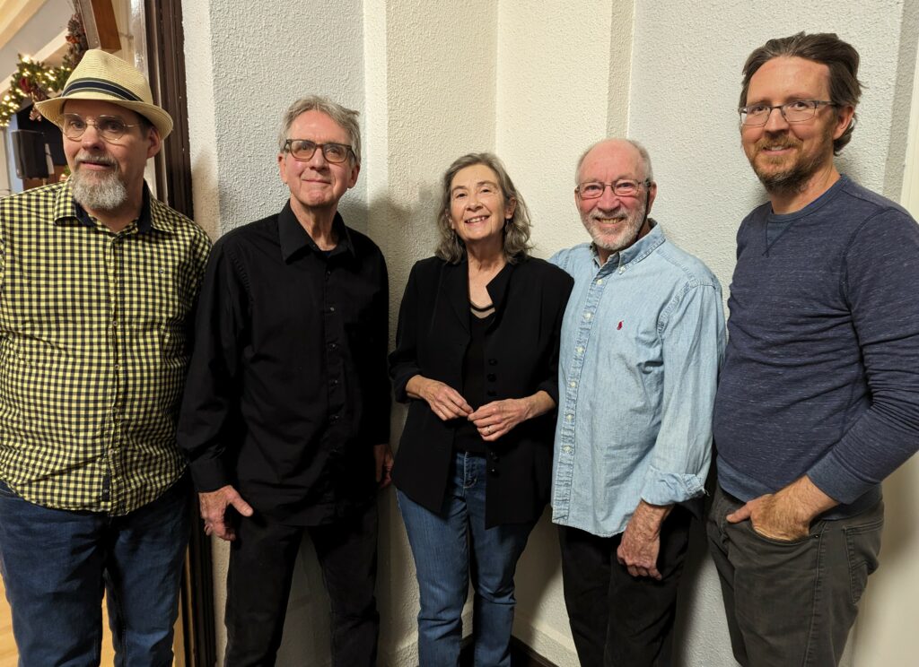 PXL 20231213 0201460902 1